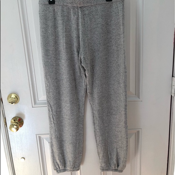 Women’s American Eagle Joggers - Picture 2 of 5